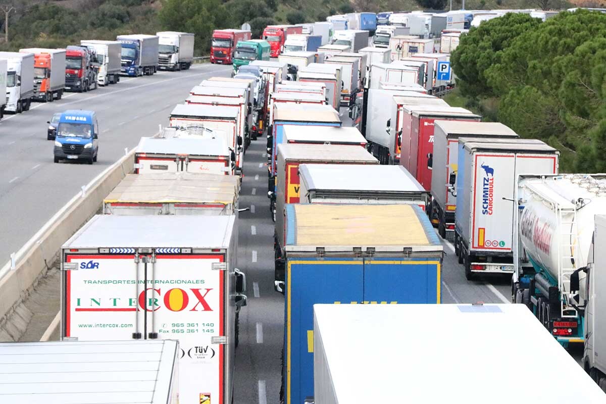 camions%20atrapats-La%20Jonquera%20Llers-ACN