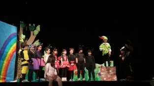 Els petits actors van mostrar les seves aptituds a la sala de la Societat