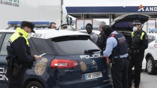 Els cossos policials es van protegir contra possibles infeccions del Coronavirus