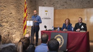 Presenten el sergent Alonso Caballero com a nou caporal de la Policia Local de la Jonquera