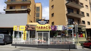 Molts comerços han hagut de tancar