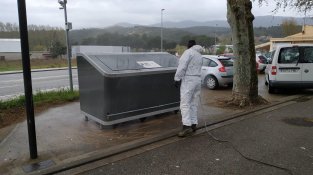 Continuen les tasques de desinfecció de la via pública