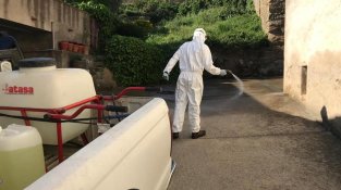 Ahir es van fer diverses tasques de desinfecció