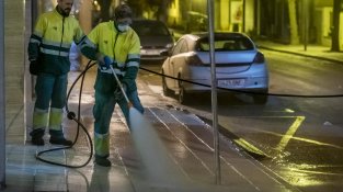 Continuen les tasques de desinfecció de la via pública
