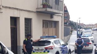 Policia Local i Mossos durant l'operatiu