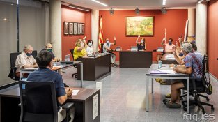 El primer ple presencial post-Covid va reorganitzar la disposició dels regidors