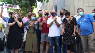 Unes 200 persones els van donar suport a davant dels jutjats