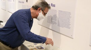 La mostra inclou joies, claus, carteres o fotos, entre d'altres objectes
