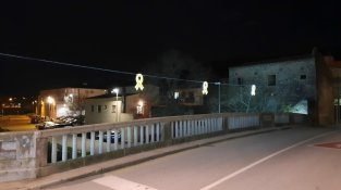 Pengen llaços grocs nadalencs per recordar els presos i exiliats polítics