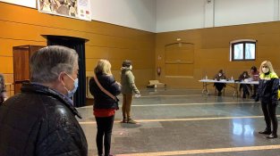Punt de votació de la sala de la Societat de la Jonquera