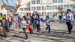 Hi van participar alumnes de l'escola, i també de l'institut