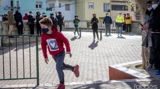 Hi van participar alumnes de l'escola, i també de l'institut