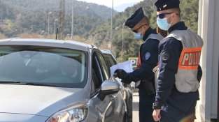 Els controls van fer que la gent es quedés més al Pertús