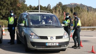 Els controls van fer que la gent es quedés més al Pertús