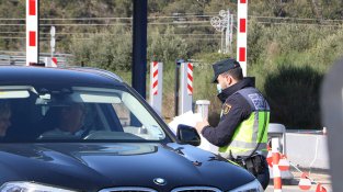 Els controls van fer que la gent es quedés més al Pertús