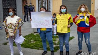 Durant la tarda d'ahir divendres s'hi van concentrar una cinquantena de veïns originaris de Colòmbia