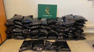 Detingut per portar al maleter aquests 49,6 kg de marihuana i 31,3 kg d'haixix