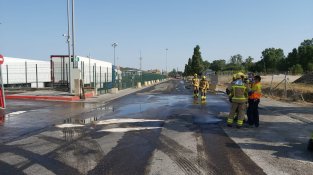 Activat el Pla Transcat pel vessamnet d’un camió cuba carregat gasoil