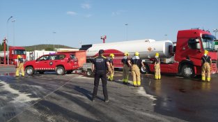 El vessament, de prop de 6.000 litres, s'ha produit minuts abans de les 6 de la tarda al polígon Vilella.