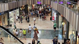 Imatge d'avui dissabte 21 d'agost al passadís central de Gran Jonquera