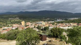 Panoràmica de la Jonquera des de la Torre del Carmanxel, refugi Marc Guixeras