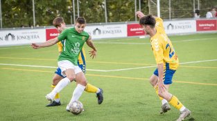 Imatges del partit entre la Unió Esportiva la Jonquera i el Palamós CF d'ahir diumenge