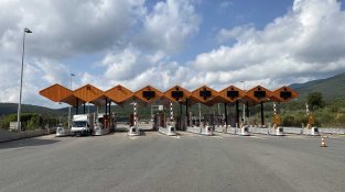 L'Estat valora conservar les marquesines de l'AP-7 a la Jonquera per continuar amb els controls policials