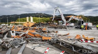 Obres de desmantellament del peatge "Frontera" ahir a la Jonquera