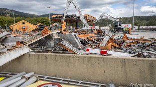 Obres de desmantellament del peatge "Frontera" ahir a la Jonquera