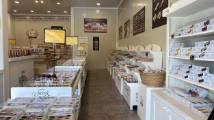 Una imatge de l'interior de la botiga de Torons Vicens a la Jonquera