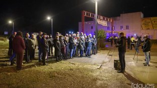 Concentració i lectura del manifest davant el parc de bombers