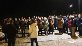 Imatge de la concentració d'avui davant parc de bombers de la Jonquera