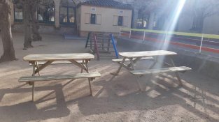 Agullana ha canviat el mobiliari del pati