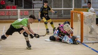 El partit del sènior masculí del CP Jonquerenc contra el CH Caldes, en imatges