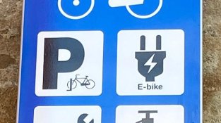 L'aparell, a la plaça Nova