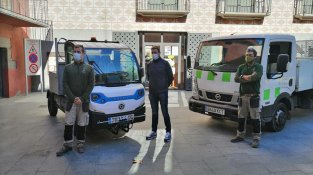 Es pot utilitzar com a tractora d’arrossegament i vehicle de càrrega i transport