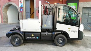 Es pot utilitzar com a tractora d’arrossegament i vehicle de càrrega i transport