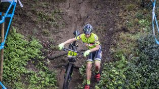 Els participants es van trobar un terreny molt enfangat