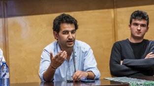 Les trobades es fan als Porxos de Can Laporta