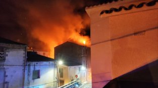 Els Bombers hi van enviar efectius de set parcs