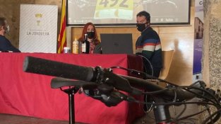 Està pensat per a corredors professionals i aficionats de les disciplines XC i eBikes