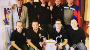 Pous, dret a l'esquerra, amb altres membres de la Penya en una imatge d'arxiu