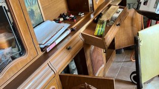 Els lladres també han provocat diverses destrosses