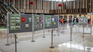 L'exposició inclou fotos de diverses èpoques