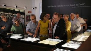 La comitiva es va passejar pel museu durant una hora