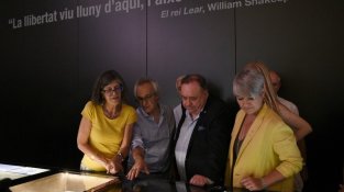 La comitiva es va passejar pel museu durant una hora