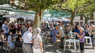 L'homenatge es va convertir en una festa popular