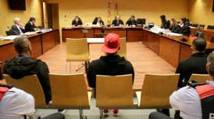 Els tres acusats, durant el judici a l'Audiència
