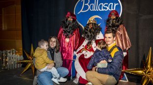Després de la cavalcada, els Reis van muntar el seu campament a la sala de la societat
