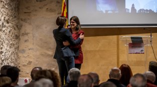 El local es va omplir de gom a gom